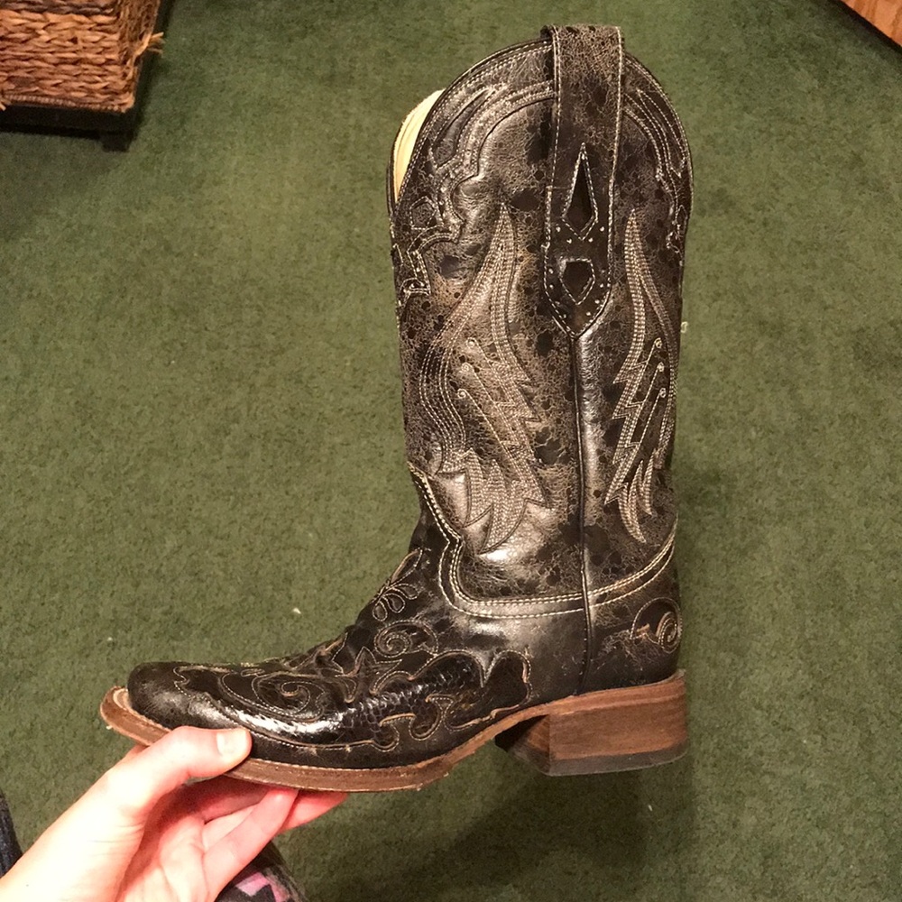 Corral boots